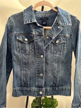 GAP Medium Wash Blue Denim Jacket